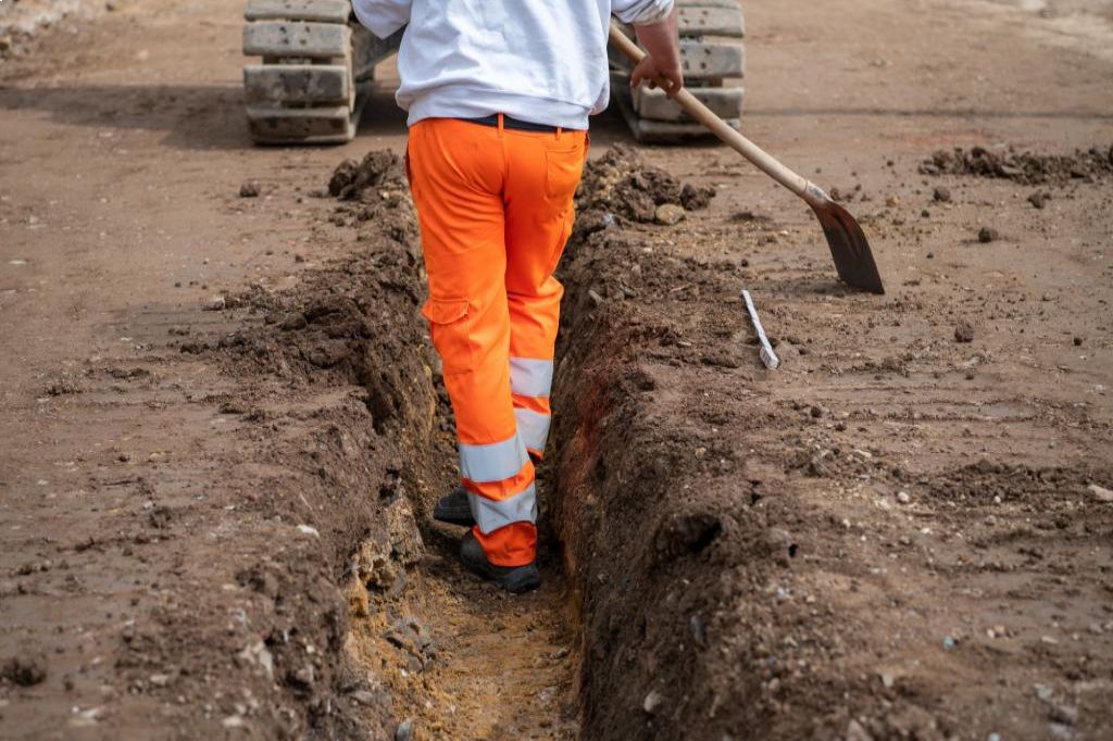 Maurerarbeiten, Erdarbeiten, Betonarbeiten, Pflasterarbeiten, Hauke Ewers Bau GmbH, Seit 1994, 5 Mitarbeiter, Qualität, Arbeiten, Referenzen, Leistungen