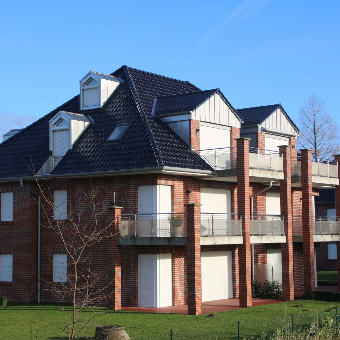 Maurerarbeiten, Erdarbeiten, Betonarbeiten, Pflasterarbeiten, Hauke Ewers Bau GmbH, Seit 1994, 5 Mitarbeiter, Qualität, Arbeiten, Referenzen, Leistungen